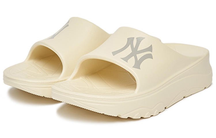 Lookbook MLB厚底凉鞋'复古厚底款-白色' 3ALPAB123-50IVS