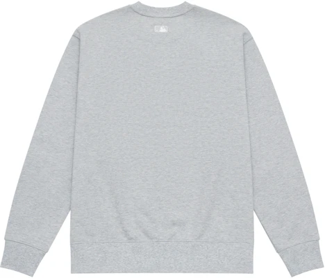 MLB City Life Chicago White Sox Unisex Grey Retro Crewneck Sweatshirt FW24 3AMTB9144-44MGS Lookbook MLB City Life Chicago White Sox Unisex Grey Retro Crewneck Sweatshirt FW24 3AMTB9144-44MGS