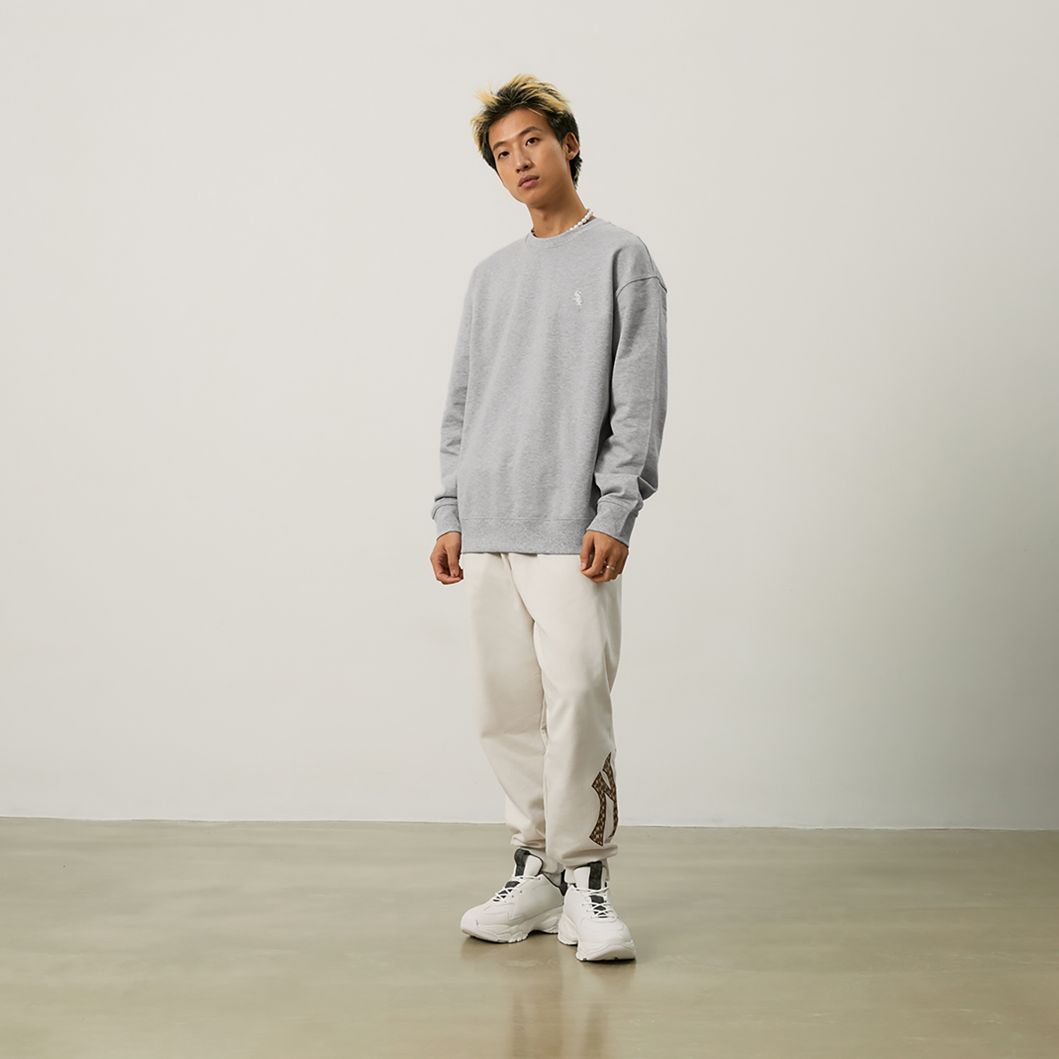 Details for MLB City Life Chicago White Sox Unisex Grey Retro Crewneck Sweatshirt FW24 3AMTB9144-44MGS