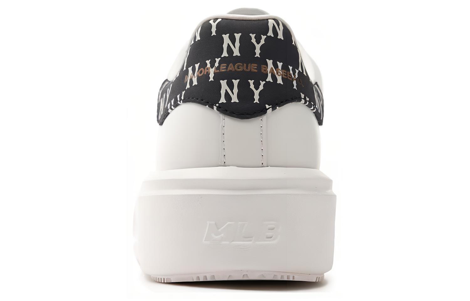 Shop MLB Clásico Bajo 'Cuero Blanco' 3ASXCCH3N-50BKS