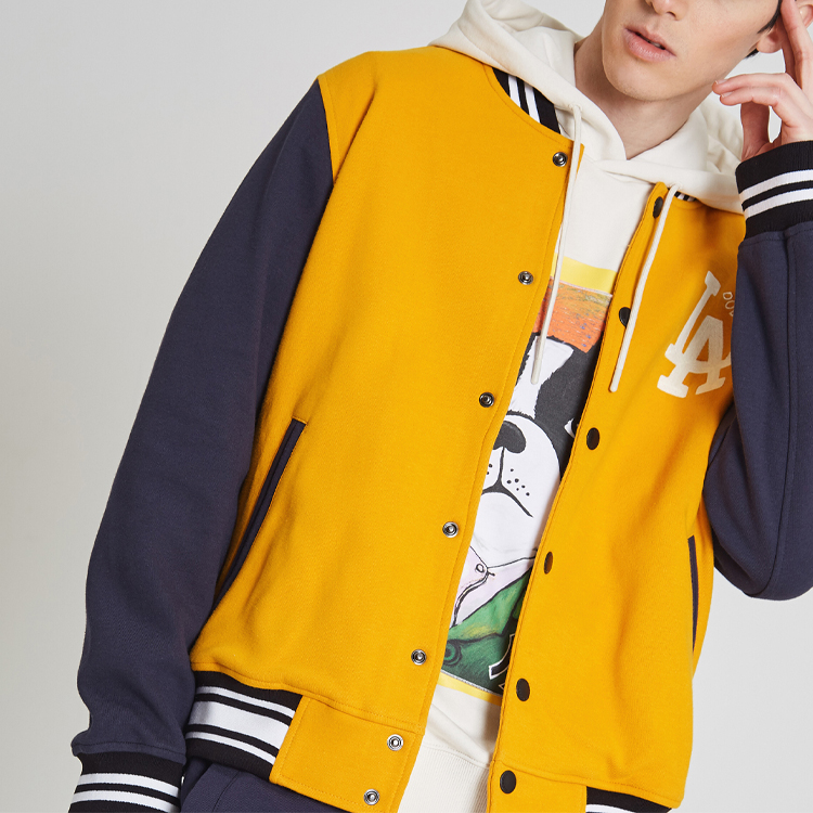 Purchase Chaqueta MLB Varsity Retro Unisex Amarilla con Bordado de Perro. 31JPT4911-07D