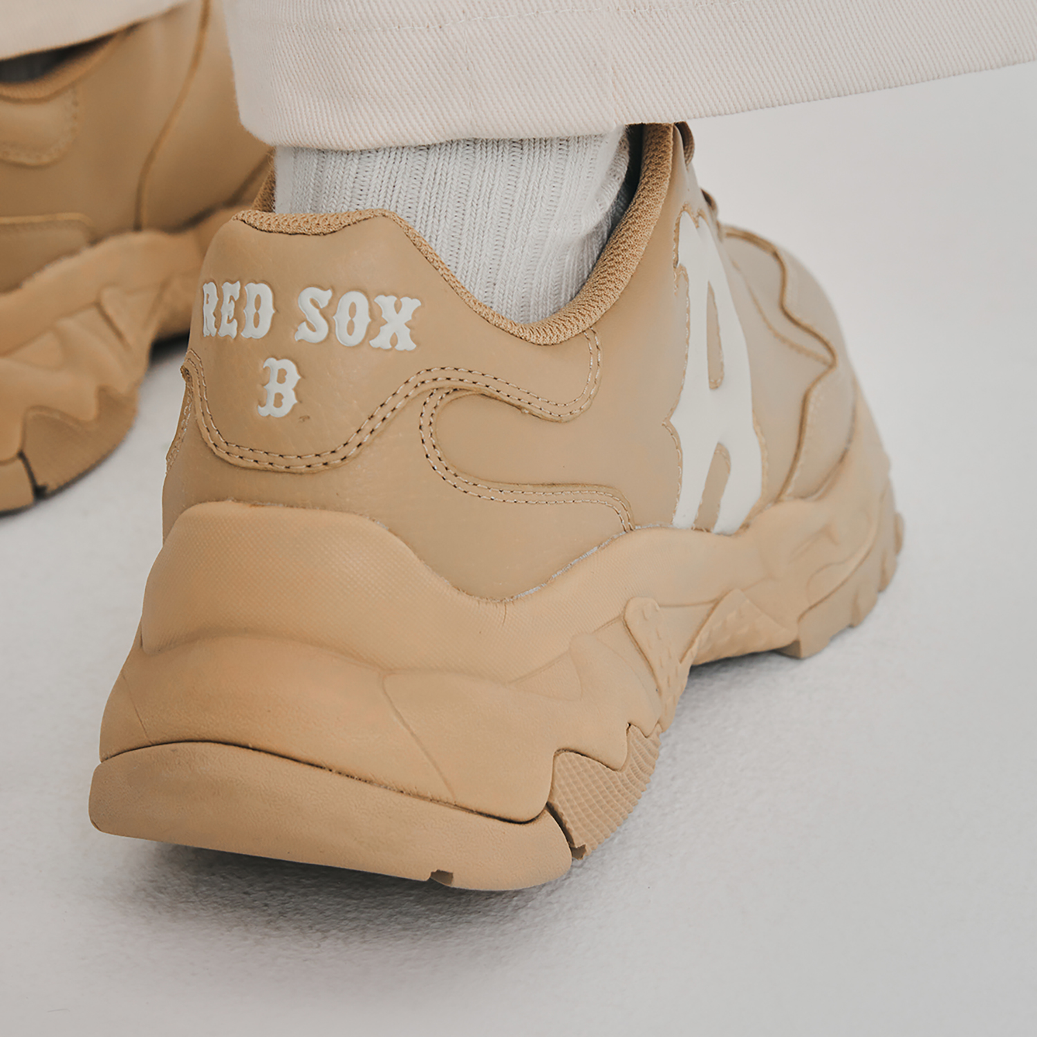 Sizing 【23秋冬美拉德風】MLB 舒適百搭氣質潮流 減震耐磨防滑 低幫 老爹鞋 男女同款 米黃色