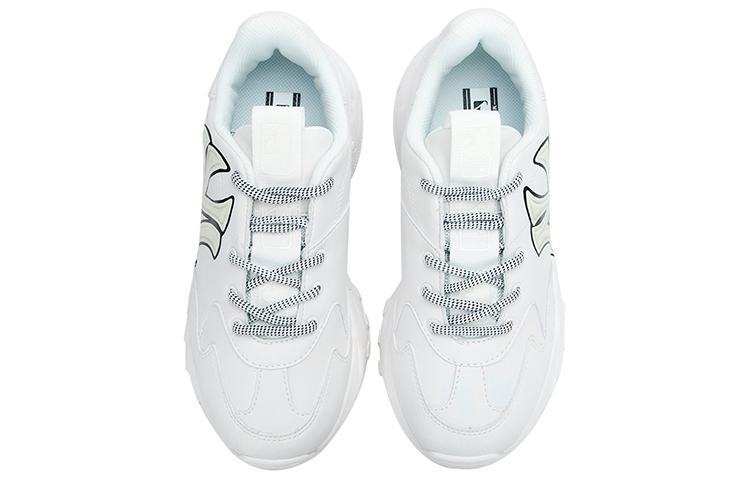 Shop MLB 爸爸鞋 低帮款 '米色' 3ASHCS12N-50WHS