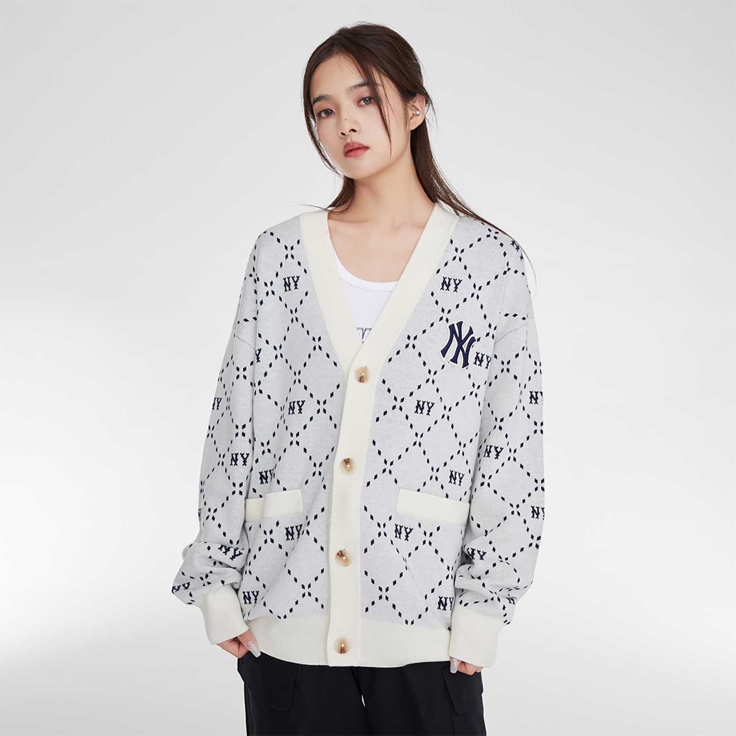 Details for MLB Diamond Series Gray V-Neck Knit Sweater Unisex Long Sleeve Pullover. 3AKCM0134-50CRD