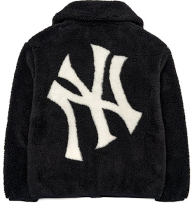 MLB Dumble New York Yankees Embroidered Logo Zip Jacket Unisex Black. 3AJPF3016-50BKS Lookbook MLB Dumble New York Yankees Embroidered Logo Zip Jacket Unisex Black. 3AJPF3016-50BKS