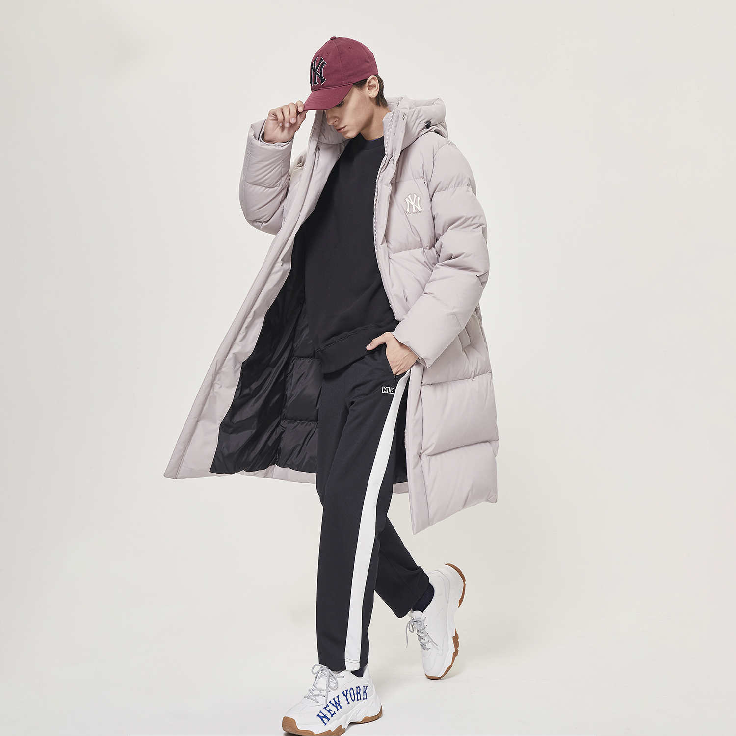 MLB Embroidered New York Yankees Unisex Beige Long Hooded Down Jacket 31DJ02961-50B 圖 7