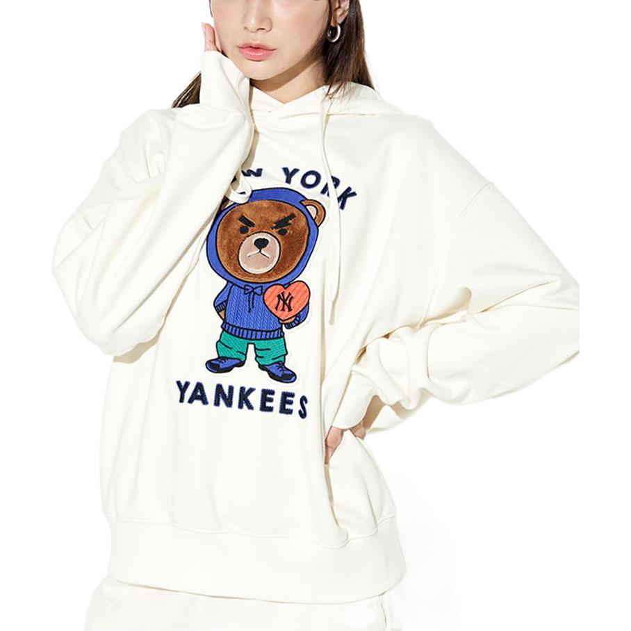 Shop MLB怒脸熊印花男女同款米色长袖休闲卫衣 3AHDE0126-50CRS