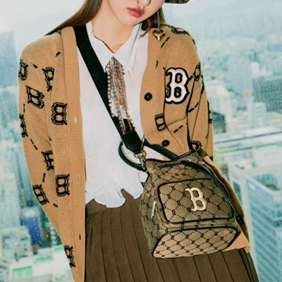 MLB FW21 Boston Red Sox Monogram Logo Knit Sweater Beige Unisex Retro Style 3AKTM0214-43BGD Shop MLB FW21 Boston Red Sox Monogram Logo Knit Sweater Beige Unisex Retro Style 3AKTM0214-43BGD