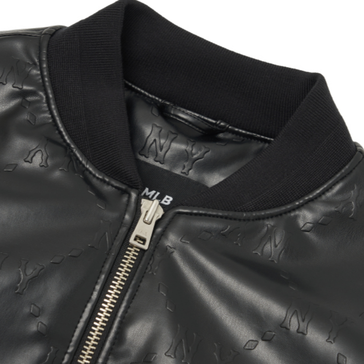 Shop MLB FW22 블랙 루즈핏 로고 패치 야구 재킷. 3AJPM0324-50BKS