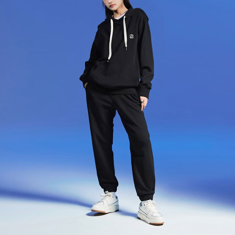 Shop MLB FW22 블랙 후드티 유니섹스 스몰 로고 자수 긴팔 풀오버 3AHDB0124-50BKS