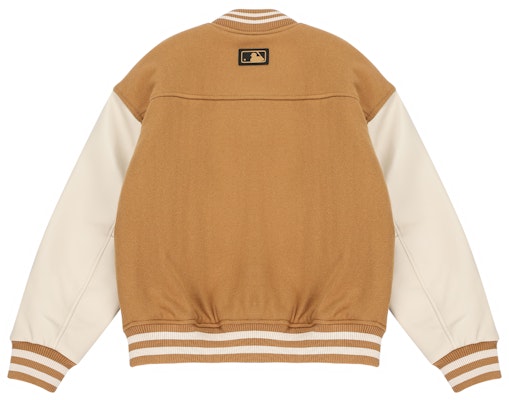 MLB FW22 Embroidered Button-Up Baseball Jacket Khaki Unisex Couple Style 3AJPF0124-43BGD Lookbook MLB FW22 Embroidered Button-Up Baseball Jacket Khaki Unisex Couple Style 3AJPF0124-43BGD