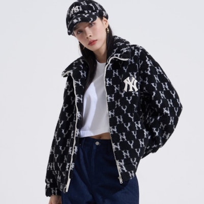 MLB FW22 Monogram Sherpa Zip-Up Fleece Jacket Black Unisex. 3AFDM0126-50BKS Shop MLB FW22 Monogram Sherpa Zip-Up Fleece Jacket Black Unisex. 3AFDM0126-50BKS