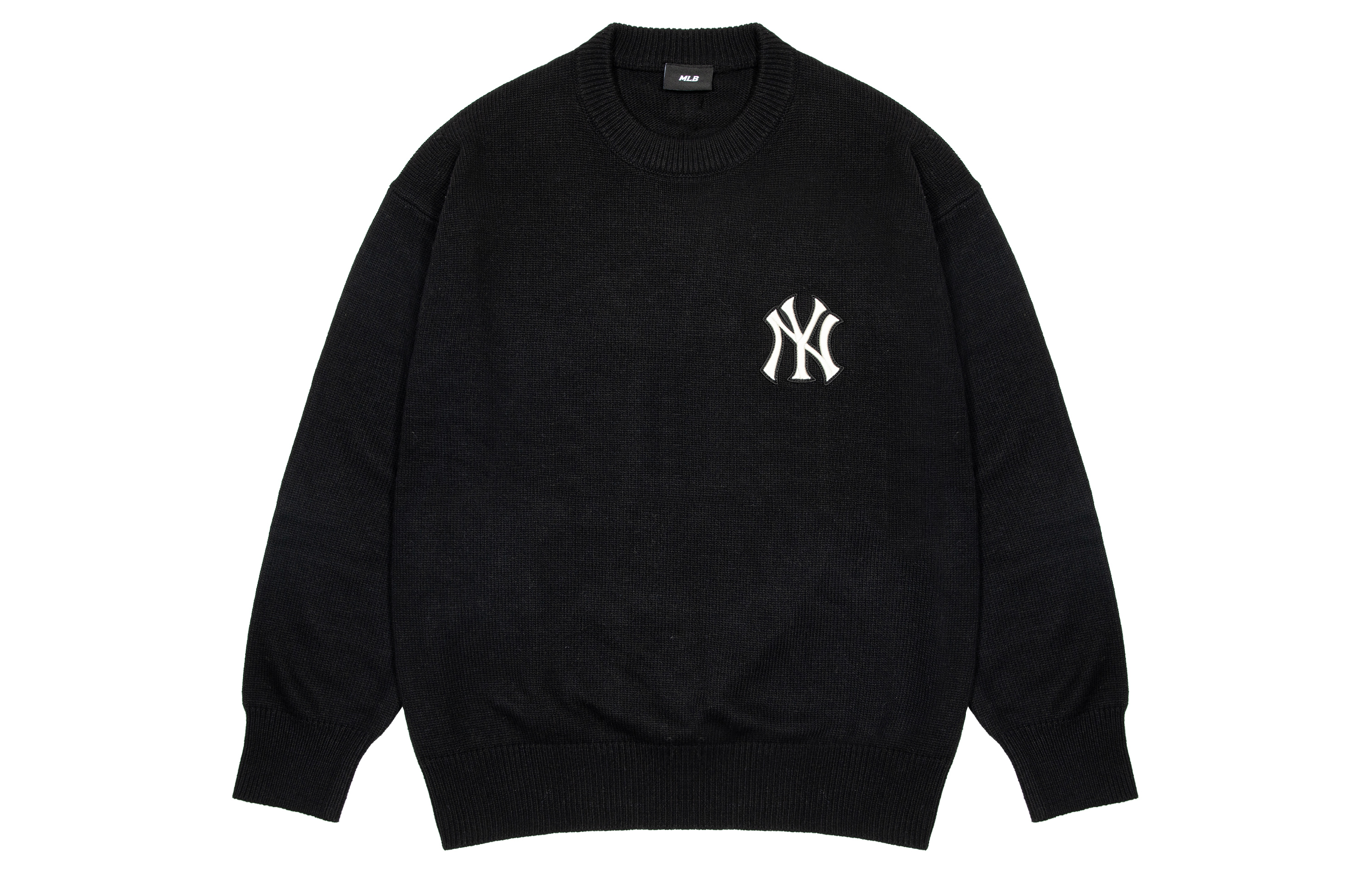 Lookbook Suéter Unisex Negro MLB FW22 New York Yankees Logo Grande Cuello Redondo. 3AKPB0126-50BKS