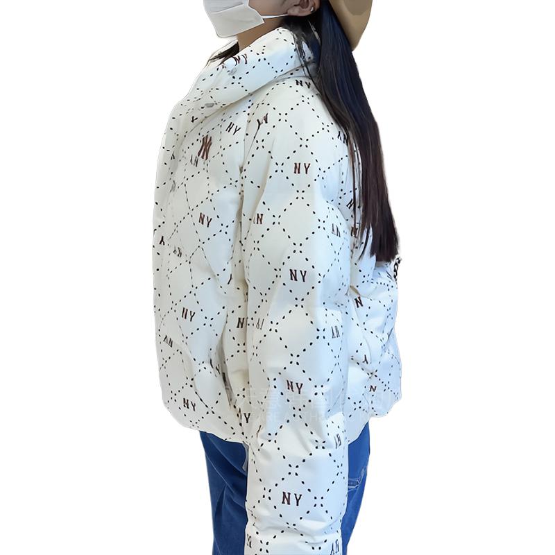 Shop MLB FW23 ダイヤモンモノグラム柄ルーズフィット中綿ジャケットクリームユニセックス 3FDJM0136-50CRD