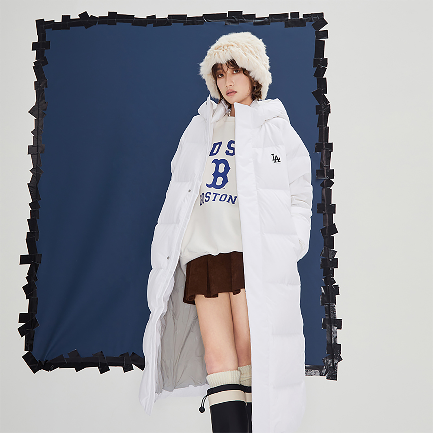 Details for MLB FW23 洛杉磯道奇隊刺繡Logo長版羽絨外套 白色 男女款 3ADJB1436-07WHS