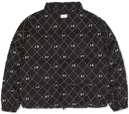 MLB FW23 紐約洋基隊短版羽絨外套 黑色男女通用款. 3ADJM0536-50BKS Lookbook MLB FW23 紐約洋基隊短版羽絨外套 黑色男女通用款. 3ADJM0536-50BKS