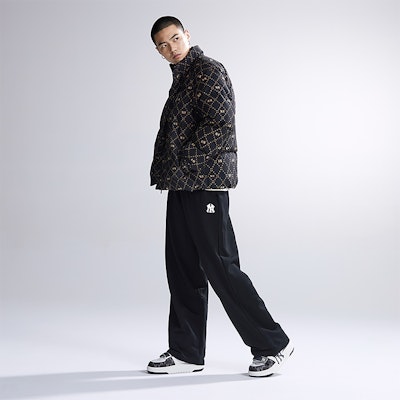 MLB FW23 紐約洋基隊短版羽絨外套 黑色男女通用款. 3ADJM0536-50BKS Shop MLB FW23 紐約洋基隊短版羽絨外套 黑色男女通用款. 3ADJM0536-50BKS