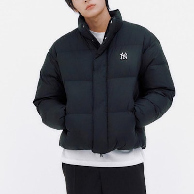 MLB FW23 Jaket Hitam Puffer Pendek Unisex New York Yankees dengan Kerah Berdiri 3ADJB0736-50BKS Details for MLB FW23 Jaket Hitam Puffer Pendek Unisex New York Yankees dengan Kerah Berdiri 3ADJB0736-50BKS