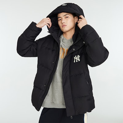 Chaqueta acolchada unisex corta negra MLB FW23 New York Yankees con estampado. 3ADJV0236-50BKS Shop Chaqueta acolchada unisex corta negra MLB FW23 New York Yankees con estampado. 3ADJV0236-50BKS