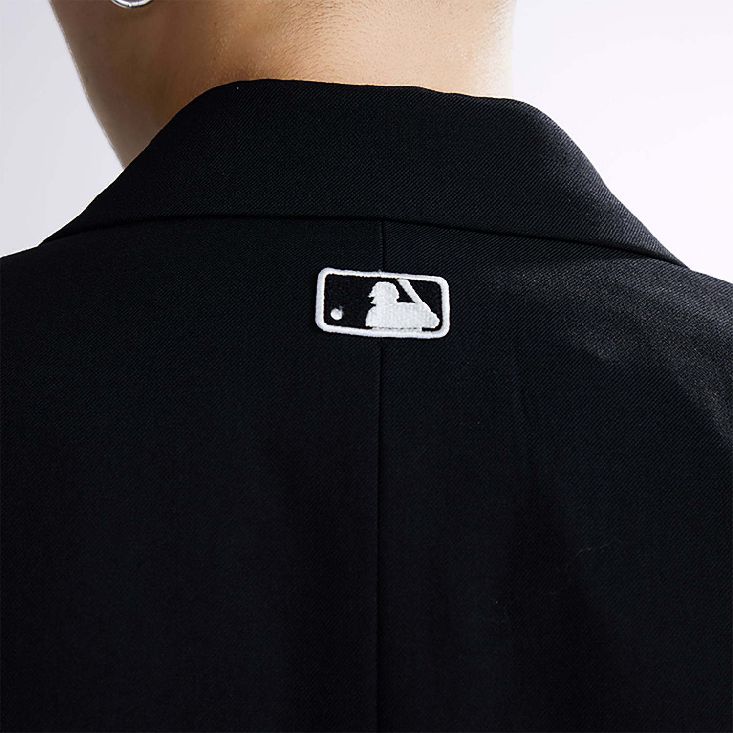 Sizing MLB FW23 紐約洋基隊標誌印花單扣西裝外套 男女同款 黑色。 3AJKM0134-50BKS