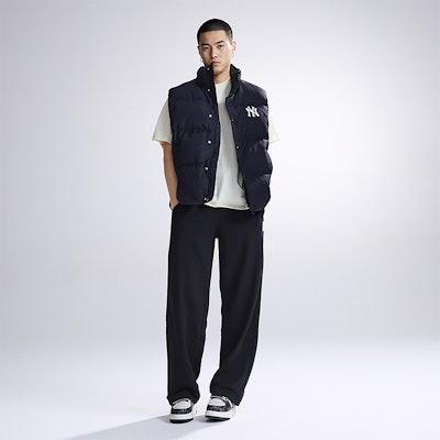 MLB FW23 Rompi Tebal Logo New York Yankees Hitam Unisex 3ADVV0136-50BKS Purchase MLB FW23 Rompi Tebal Logo New York Yankees Hitam Unisex 3ADVV0136-50BKS