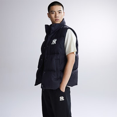 MLB FW23 Rompi Tebal Logo New York Yankees Hitam Unisex 3ADVV0136-50BKS Sizing MLB FW23 Rompi Tebal Logo New York Yankees Hitam Unisex 3ADVV0136-50BKS