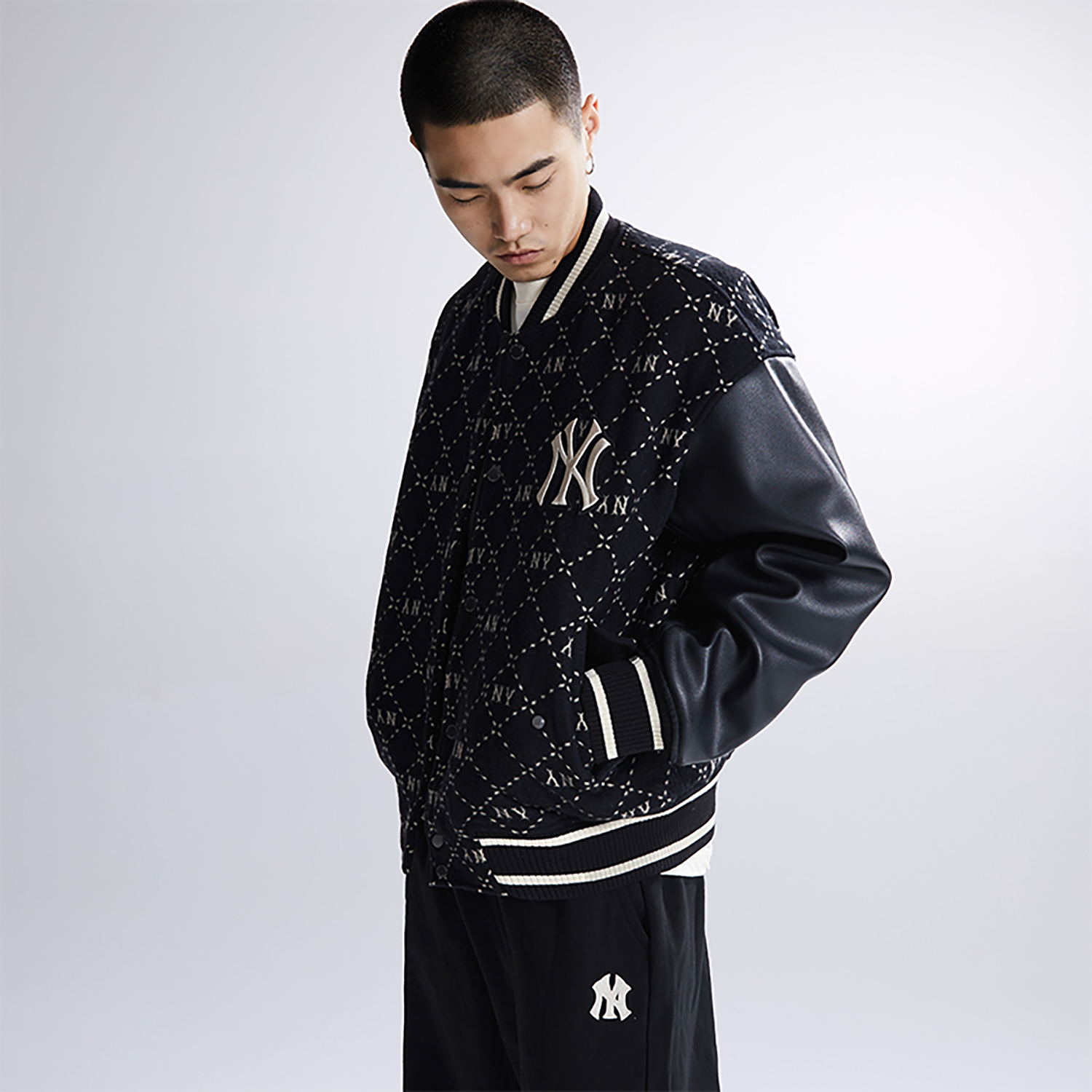 Cheap MLB FW23 紐約洋基格紋字母棒球外套 黑色 男女適用 3AJPM0634-50BKS