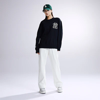 MLB FW23 紐約洋基隊黑色男女款套頭圓領衛衣 3AMTB0434-50BKS Details for MLB FW23 紐約洋基隊黑色男女款套頭圓領衛衣 3AMTB0434-50BKS