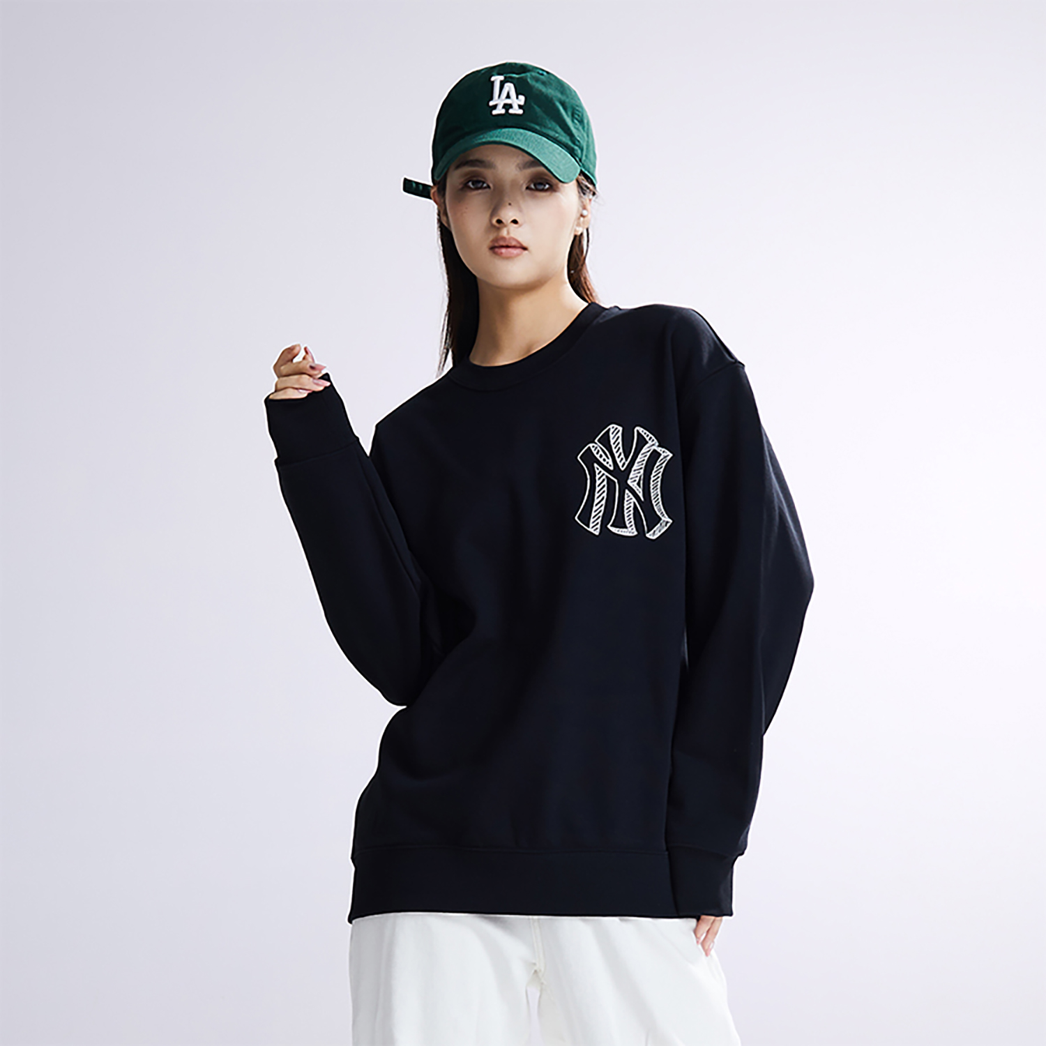 Cheap MLB FW23 紐約洋基隊黑色男女款套頭圓領衛衣 3AMTB0434-50BKS