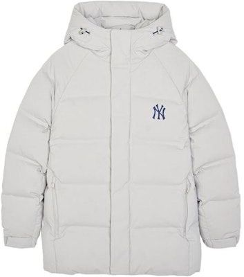 MLB 纽约洋基队 男女同款 浅灰色连帽羽绒夹克 FW23. 3ADJBS136-50GRL Buy MLB 纽约洋基队 男女同款 浅灰色连帽羽绒夹克 FW23. 3ADJBS136-50GRL