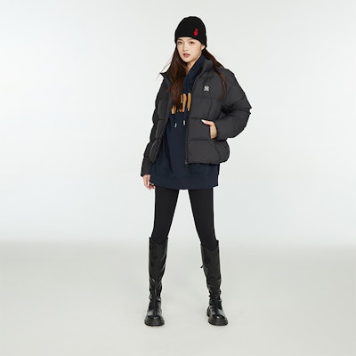 MLB FW23 NY Yankees Back Print Logo Long Sleeve Down Jacket Unisex Black. 3ADJB0436-50BKS Sizing MLB FW23 NY Yankees Back Print Logo Long Sleeve Down Jacket Unisex Black. 3ADJB0436-50BKS