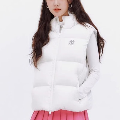 MLB FW23 양키스 크림 민소매 후드 패딩 조끼 유니섹스 루즈핏. 3ADVB0436-50CRS Shop MLB FW23 양키스 크림 민소매 후드 패딩 조끼 유니섹스 루즈핏. 3ADVB0436-50CRS