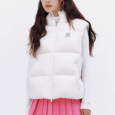 MLB FW23 양키스 크림 민소매 후드 패딩 조끼 유니섹스 루즈핏. 3ADVB0436-50CRS Details for MLB FW23 양키스 크림 민소매 후드 패딩 조끼 유니섹스 루즈핏. 3ADVB0436-50CRS