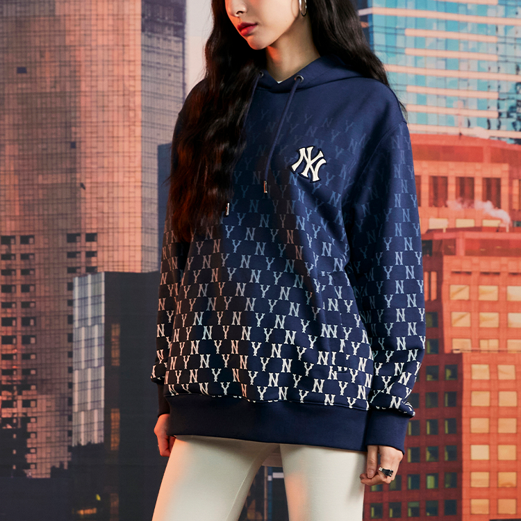 MLB Gradient Logo Full-Print Hoodie New York Yankees Unisex Navy Blue 3AHDM0624-50NYD 圖 6
