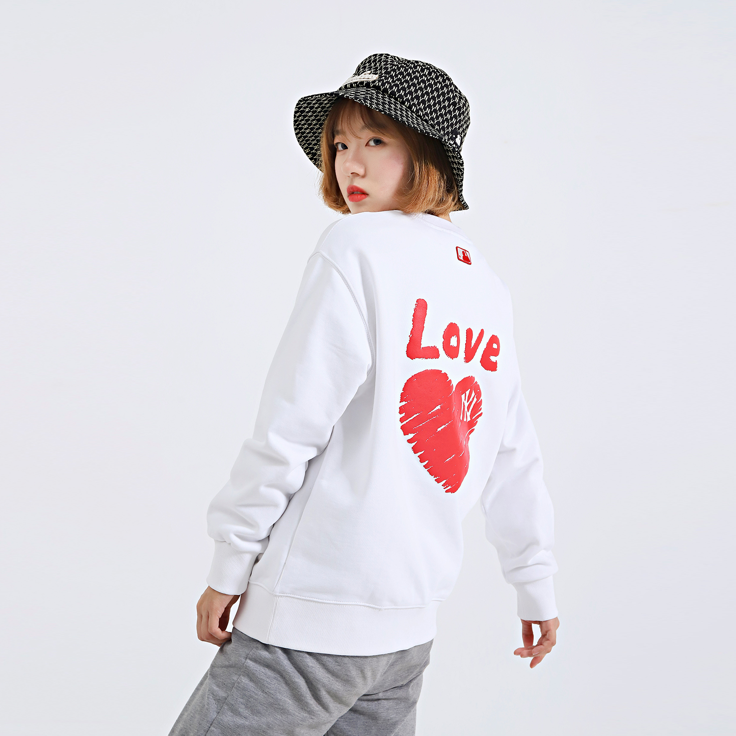 MLB Heart Love Print Casual Sweatshirt Unisex White 31MTL2111-50W 圖 6