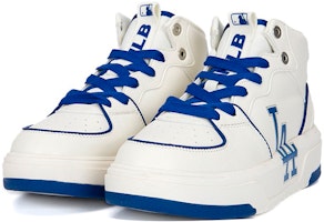 MLB Sepatu Tinggi 'Putih Biru' 3ASXCB12N-07BLL Lookbook MLB Sepatu Tinggi 'Putih Biru' 3ASXCB12N-07BLL