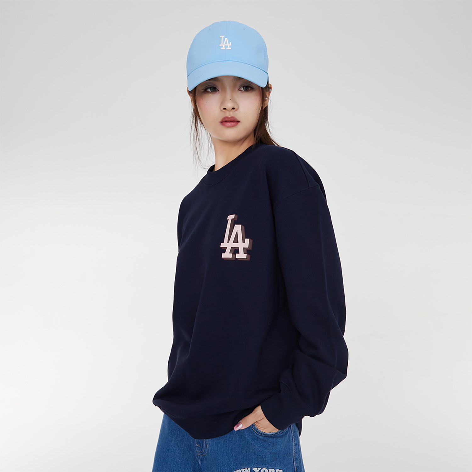 Purchase MLB 洛杉磯道奇復古時尚男女款海軍藍長袖圓領衫 3AMTM0934-07NYD