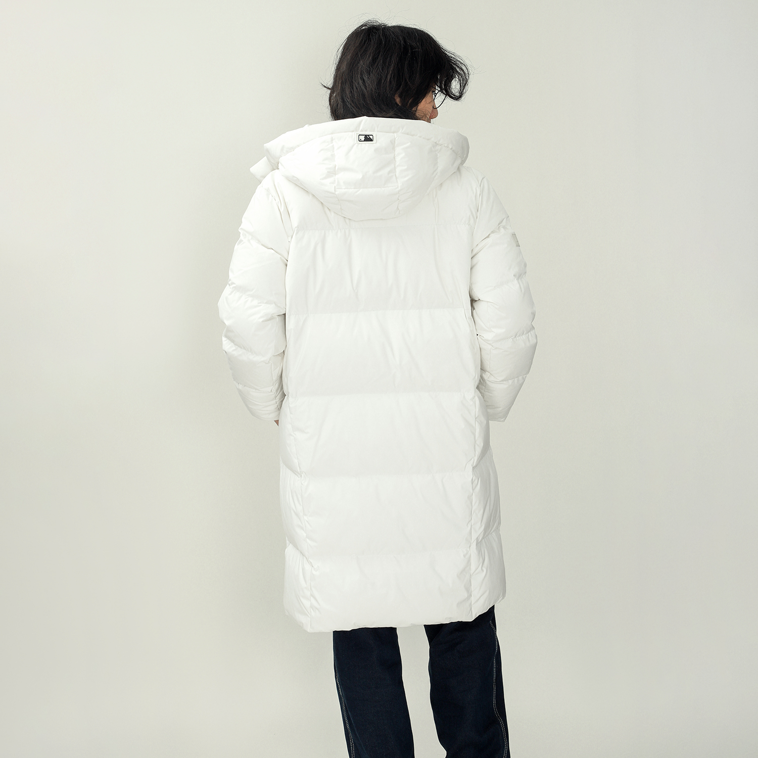MLB Logo Embroidered Long Quilted Down Jacket Unisex Winter White. 3ADJJ0416-50IVS 圖 8