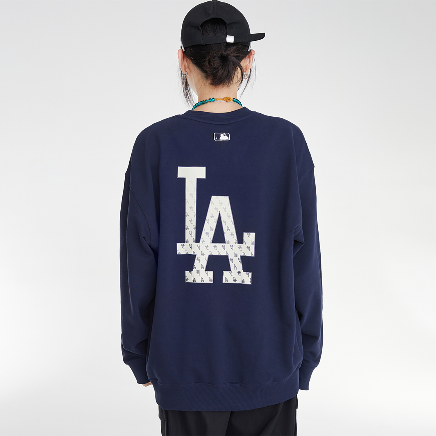 Sizing MLB洛杉磯道奇FW23復古漸層海軍藍中性款長袖衛衣 3AMTM0234-07NYD