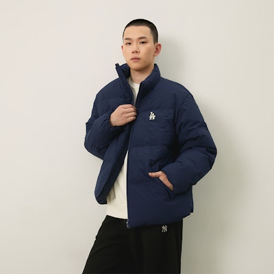 MLB Los Angeles Dodgers FW24 Unisex Lightweight Fleece-Lined Down Jacket in Navy. 3ADJB1046-07NYL Purchase MLB Los Angeles Dodgers FW24 Unisex Lightweight Fleece-Lined Down Jacket in Navy. 3ADJB1046-07NYL