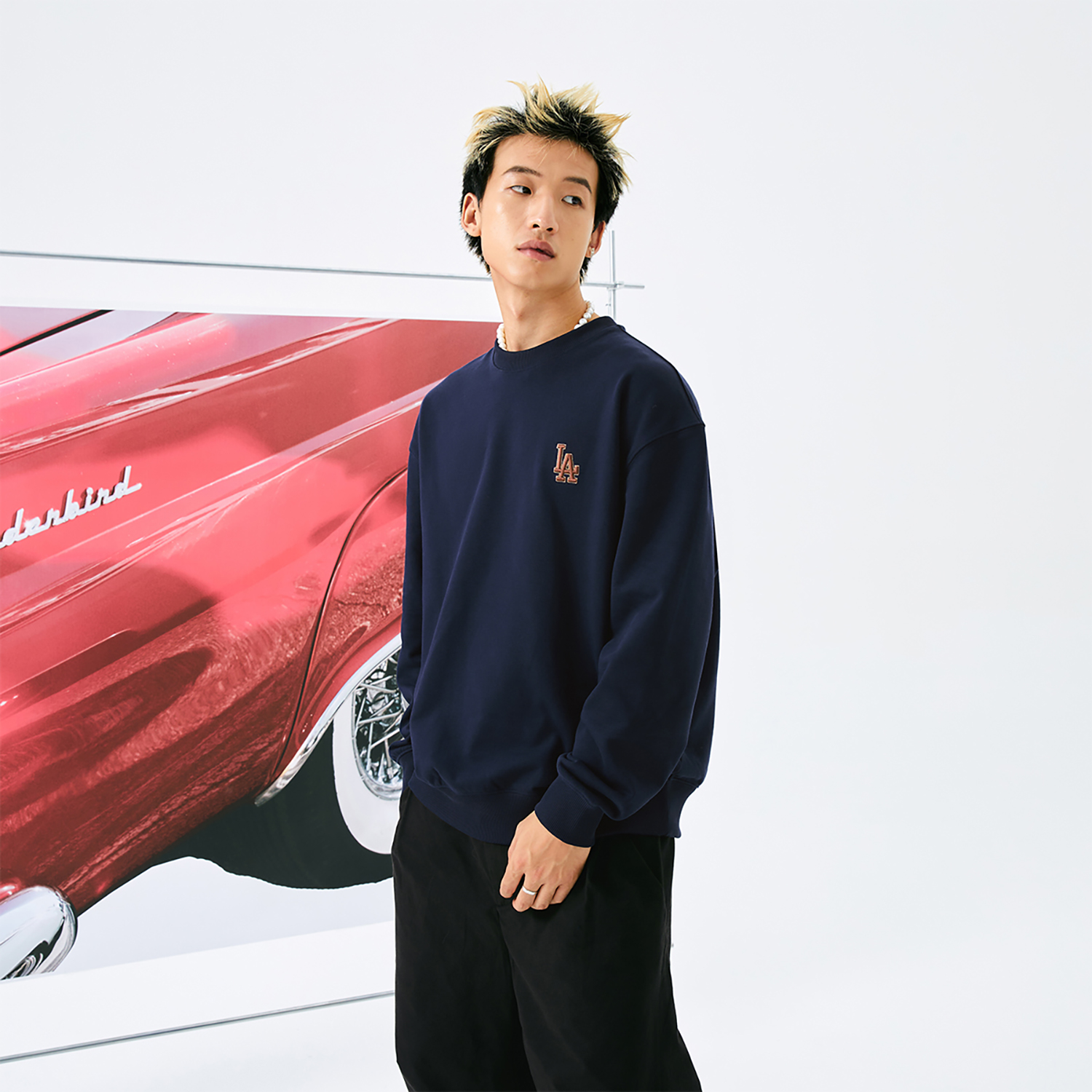 MLB Los Angeles Dodgers Monogram Navy Retro Crewneck Sweatshirt Unisex Casual 3AMTM0444-07NYS 圖 6