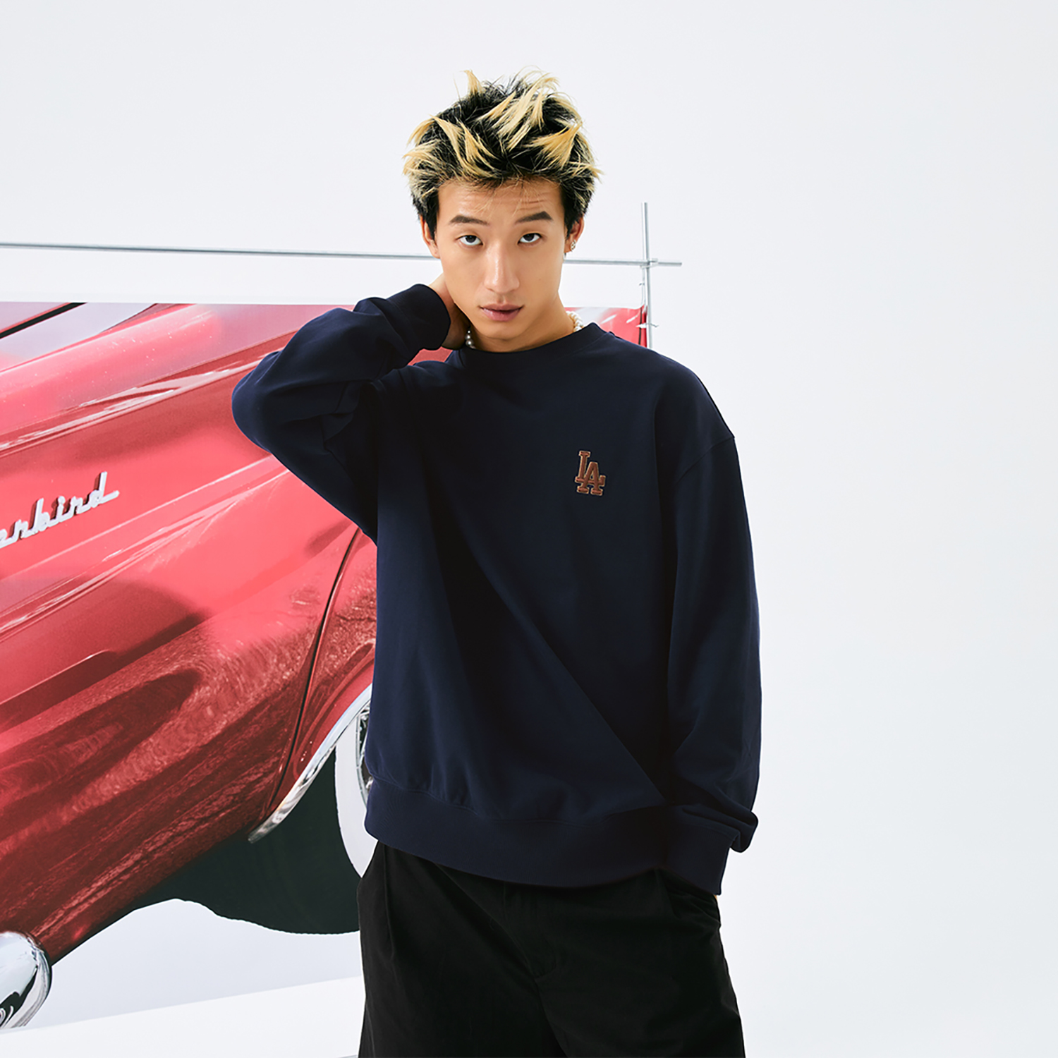 MLB Los Angeles Dodgers Monogram Navy Retro Crewneck Sweatshirt Unisex Casual 3AMTM0444-07NYS 圖 7