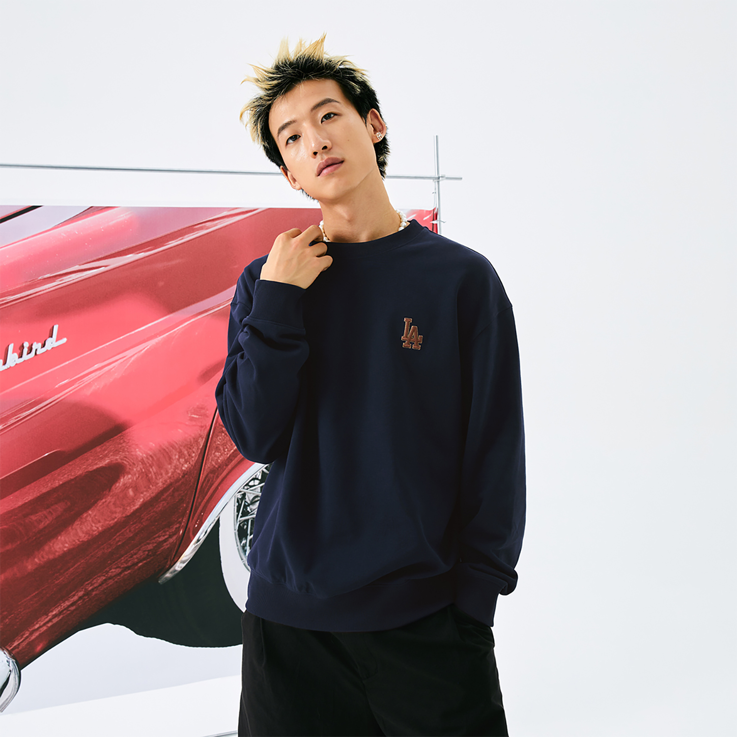 MLB Los Angeles Dodgers Monogram Navy Retro Crewneck Sweatshirt Unisex Casual 3AMTM0444-07NYS 圖 8