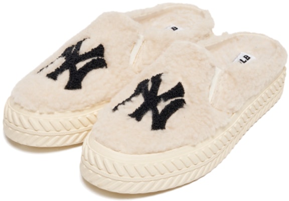 MLB Rendah Top 'Beige Hitam' 3AMUUD216-50CRS Lookbook MLB Rendah Top 'Beige Hitam' 3AMUUD216-50CRS