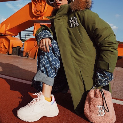 MLB军绿色毛领羽绒中长款冬季男女同款外套 31DJCH061 Purchase MLB军绿色毛领羽绒中长款冬季男女同款外套 31DJCH061