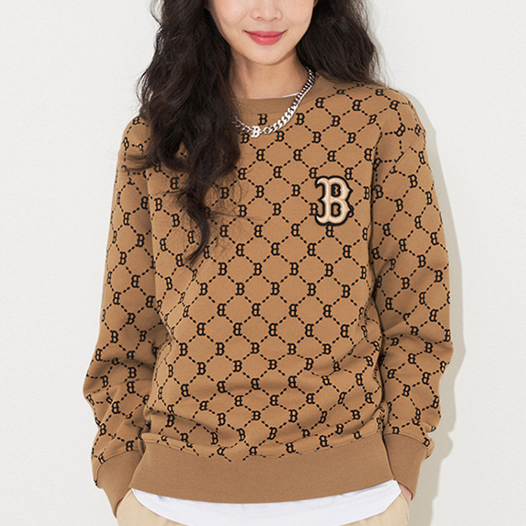 Shop MLB 波士頓紅襪標誌棕色男女休閒圓領運動衫。 3AMTM0314-43BGD