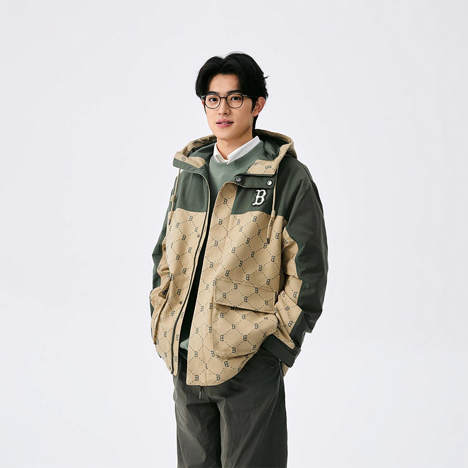 MLB Monogram Boston Red Sox Patch Logo Khaki Windbreaker Hoodie Jacket Unisex. 3AWJM0151-43KAD 圖 7