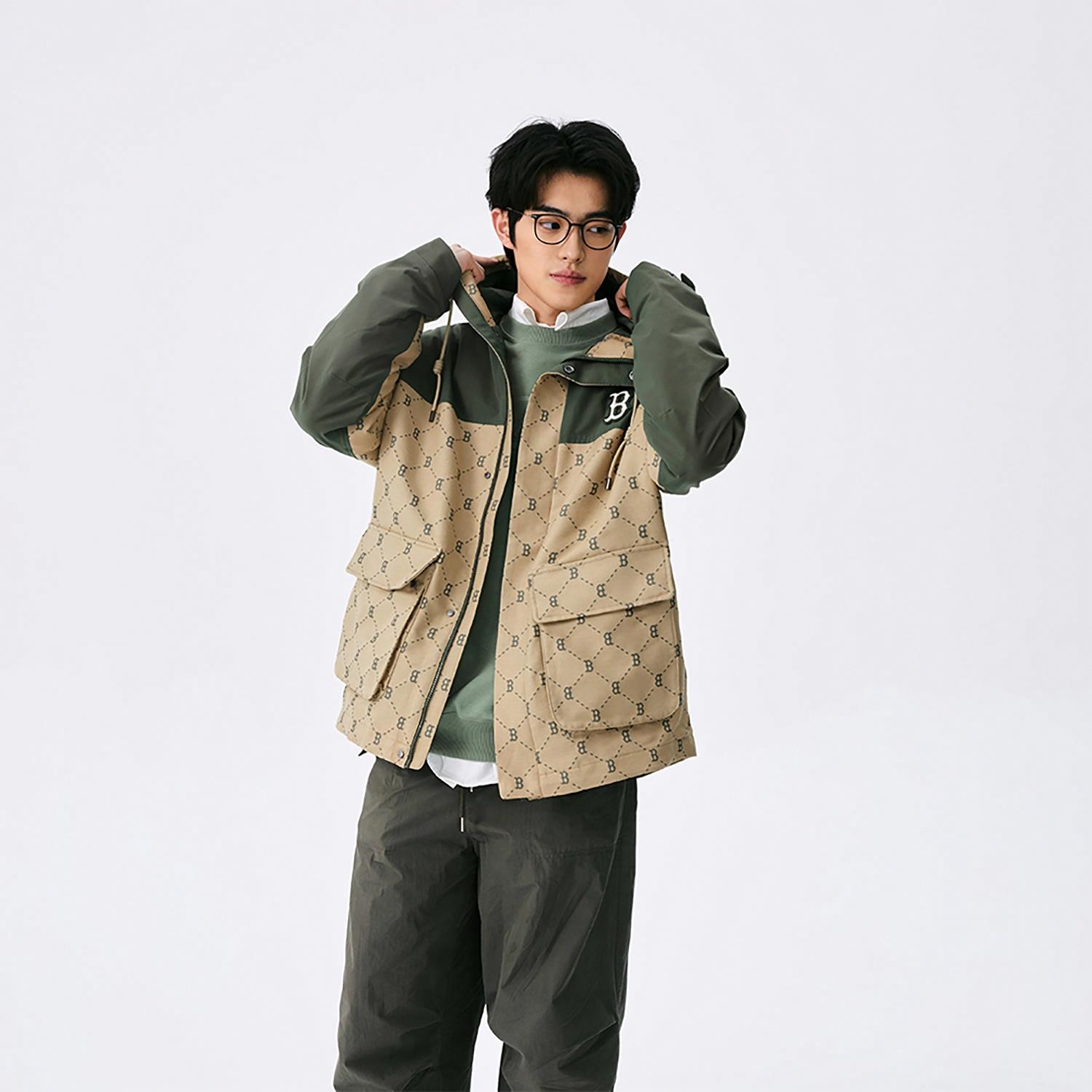 MLB Monogram Boston Red Sox Patch Logo Khaki Windbreaker Hoodie Jacket Unisex. 3AWJM0151-43KAD 圖 8