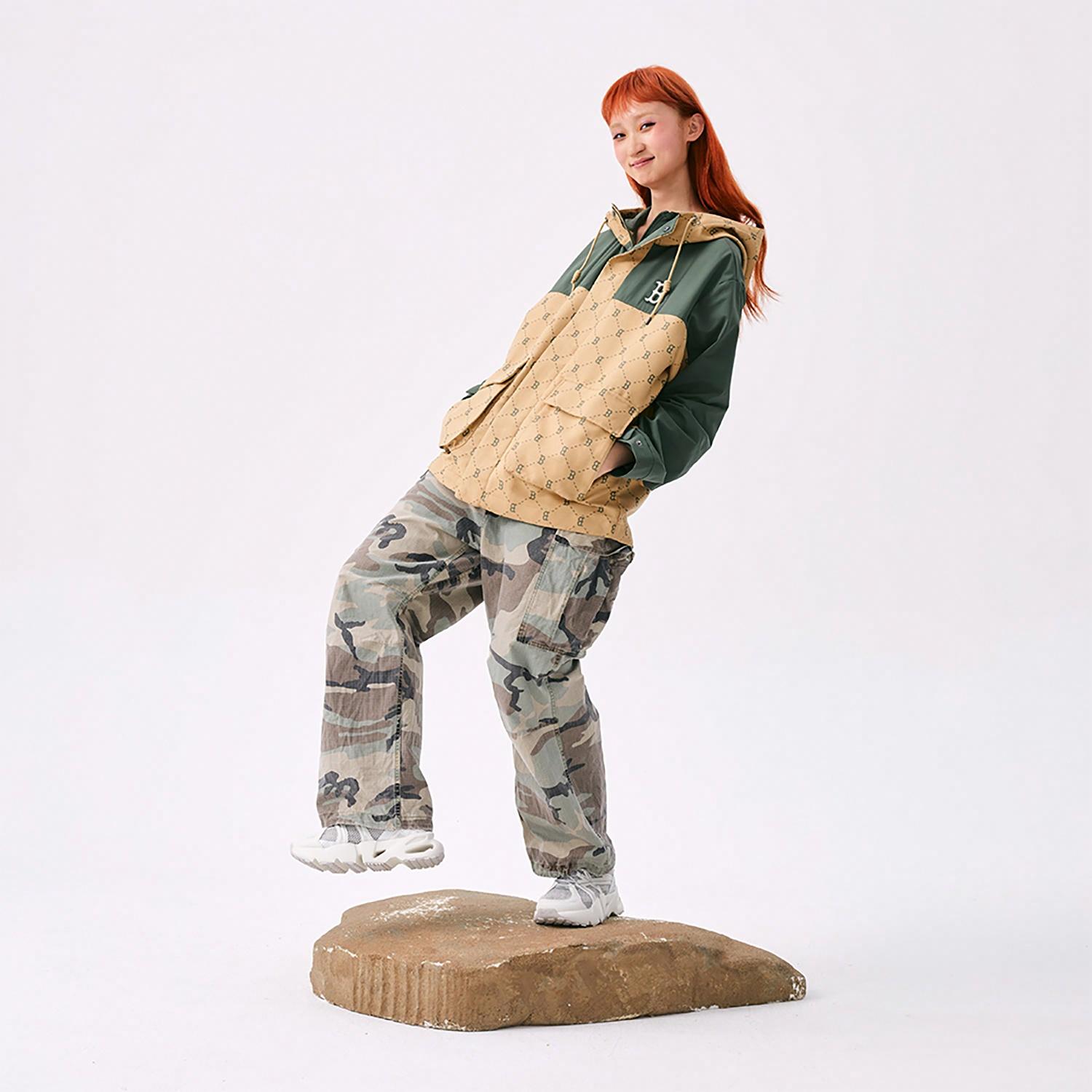 MLB Monogram Boston Red Sox Patch Logo Khaki Windbreaker Hoodie Jacket Unisex. 3AWJM0151-43KAD 圖 9