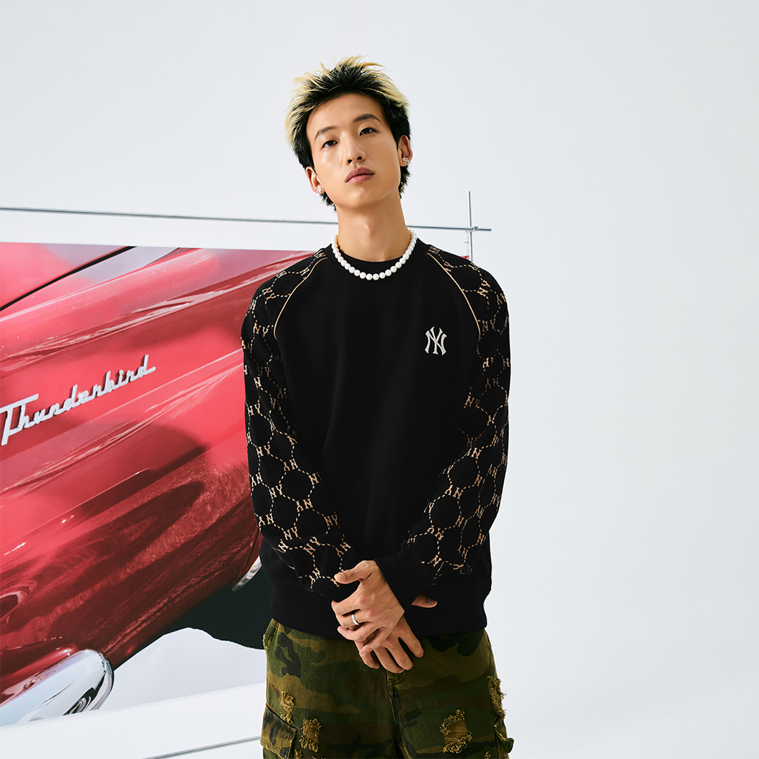 Purchase MLB 經典鑽石紋NY洋基隊黑色圓領運動衫 男女適合休閒版型 3AMTM1244-50BKS